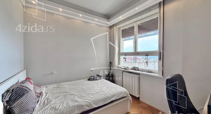 Petoiposoban stan | 4zida