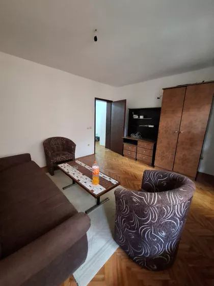 Veselina Nikolića 20/3 | 4zida.rs