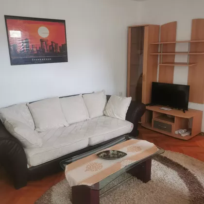 Pesnička 7 | 4zida.rs