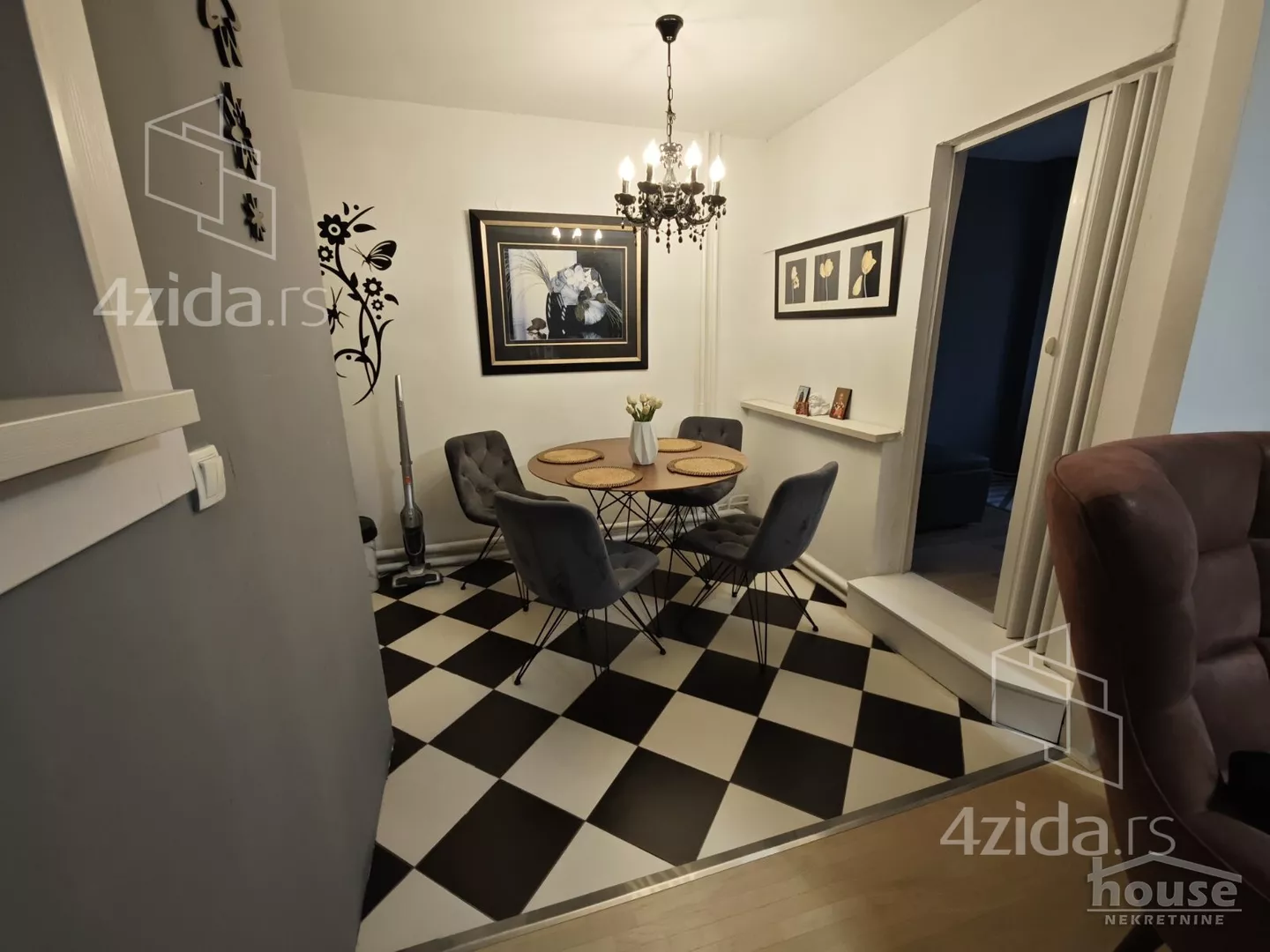 Troiposoban stan | 4zida