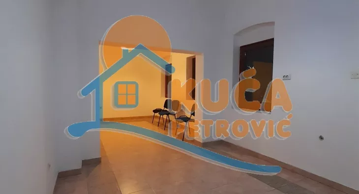 Lokal | 4zida