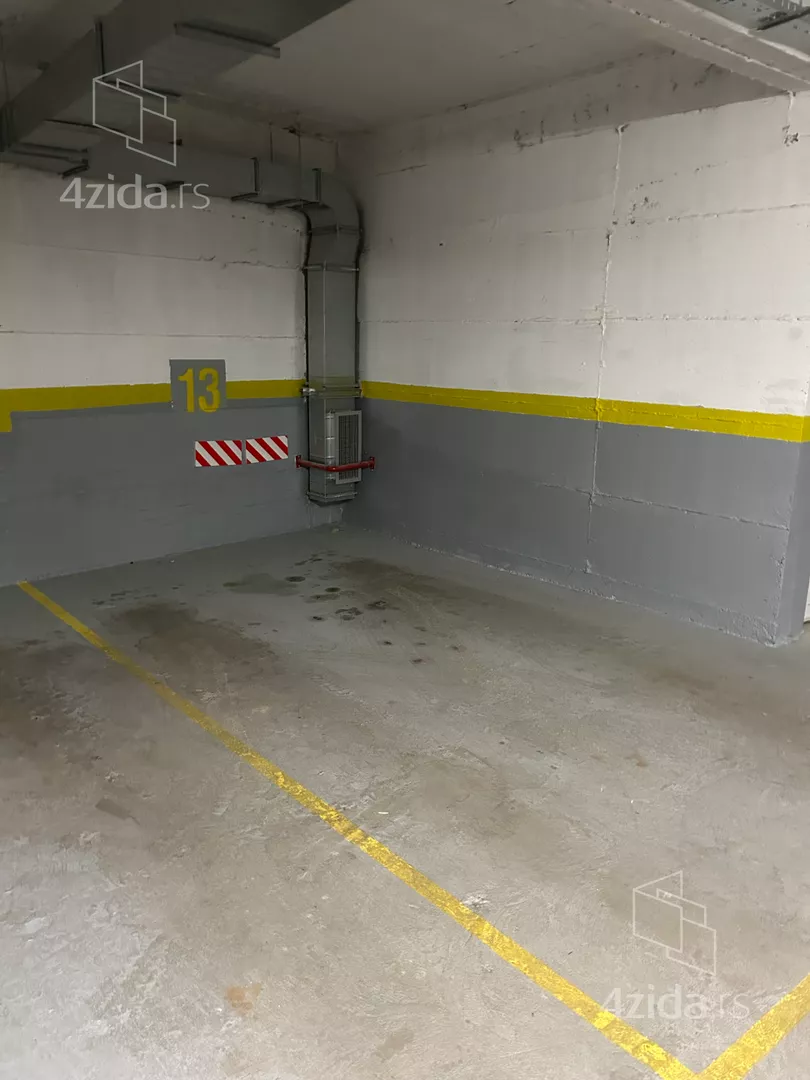 Parking | 4zida