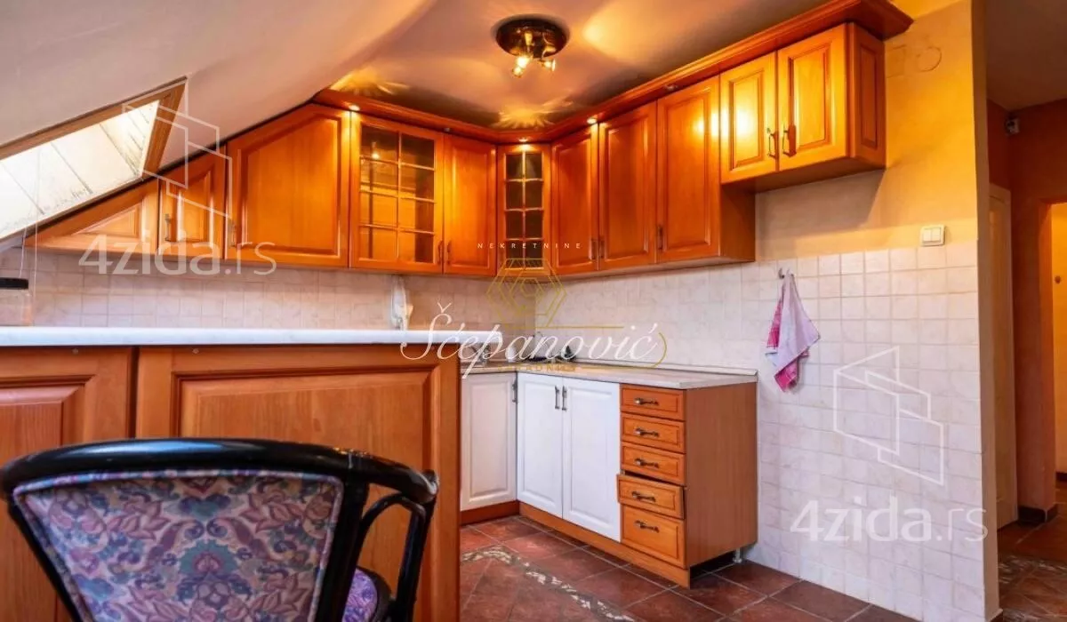 Petosoban stan | 4zida