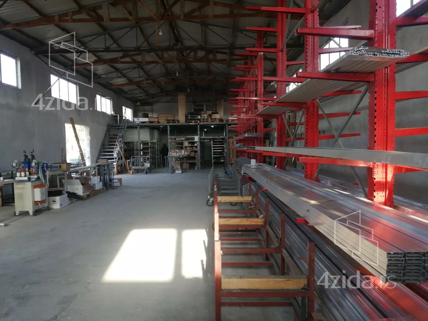 Poslovna zgrada | 4zida