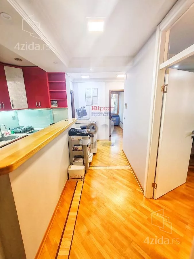 Petosoban stan | 4zida