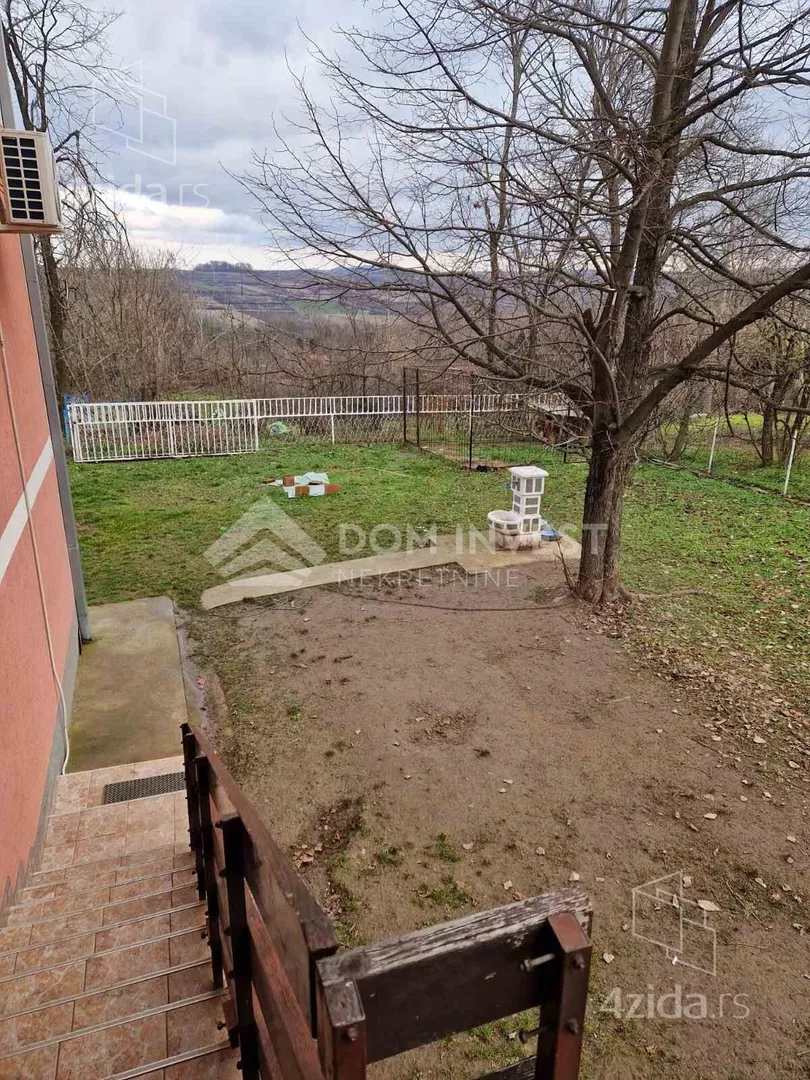 Četvoroiposoban stan | 4zida