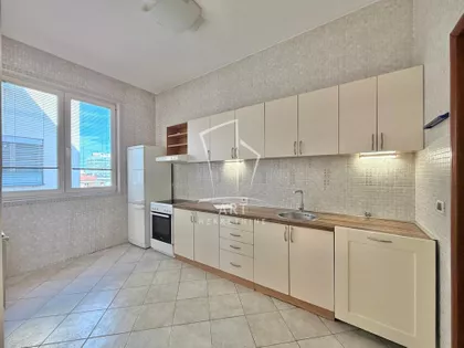 Hadži Prodanova | 4zida.rs