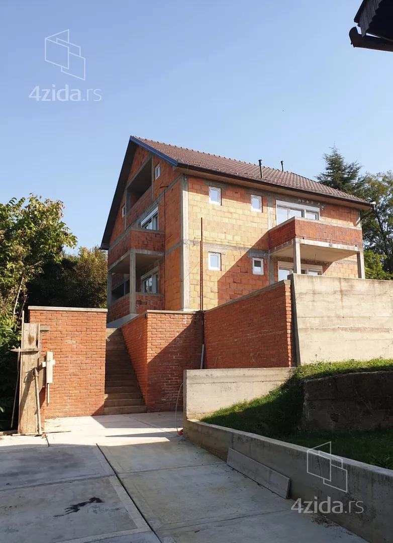 3-etažna kuća | 4zida