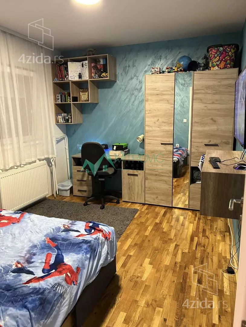 Troiposoban stan | 4zida