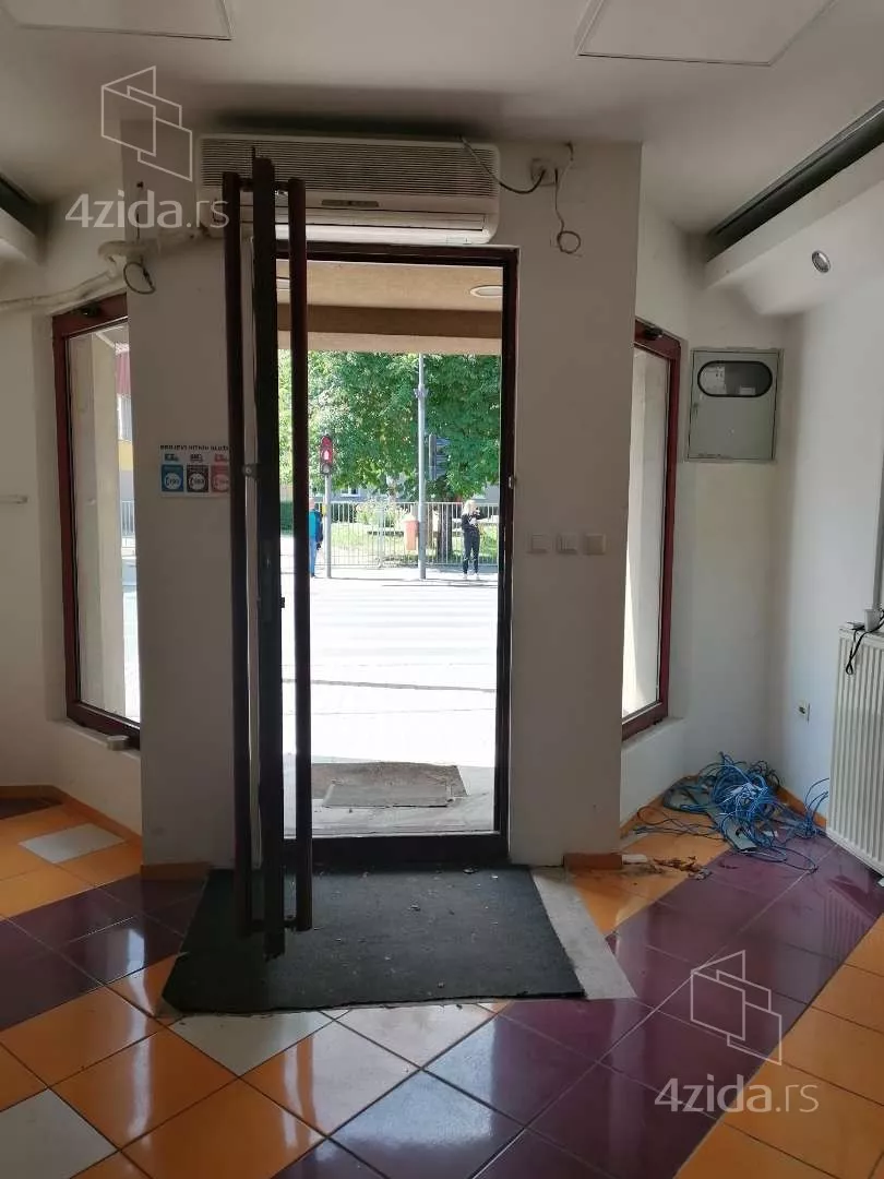 Lokal | 4zida