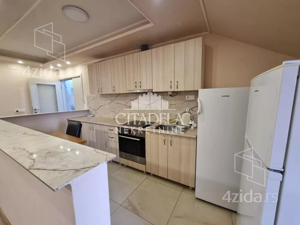 Petosoban stan | 4zida