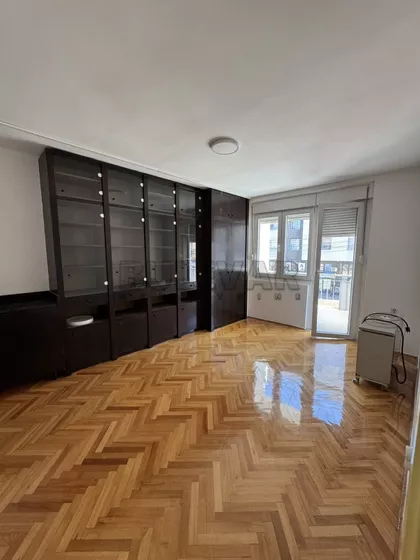 Vojvode Mišića | 4zida.rs