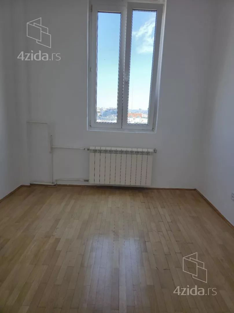 Šestosoban stan | 4zida