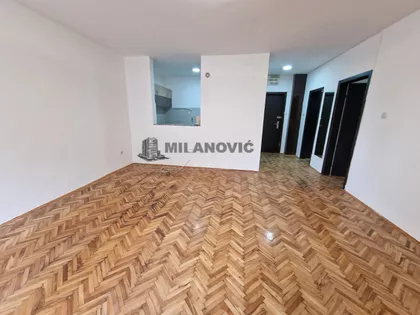 Prvomajska | 4zida.rs