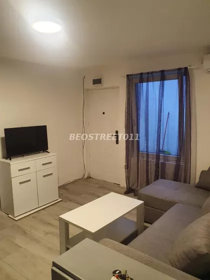 Crveni Krst Zvezdara | 4zida.rs