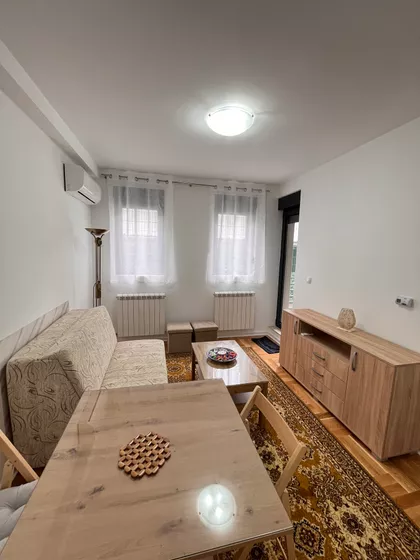 Dvadesetprve Divizije | 4zida.rs