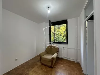 Ivana Sarića | 4zida.rs