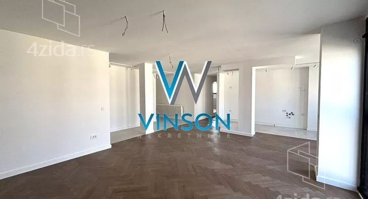 Četvoroiposoban stan | 4zida