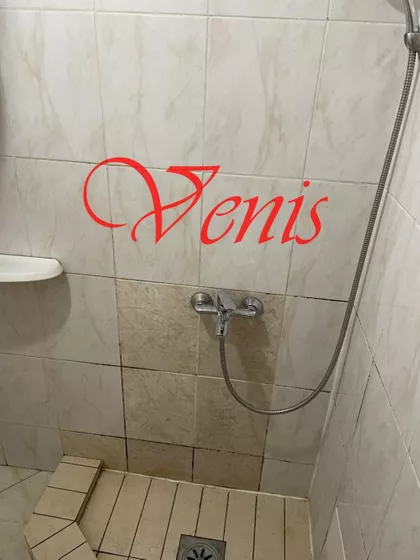 Lasla Gala | 4zida.rs