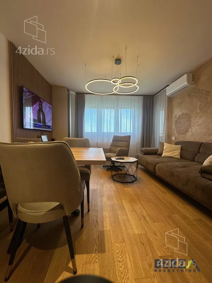 Troiposoban stan | 4zida