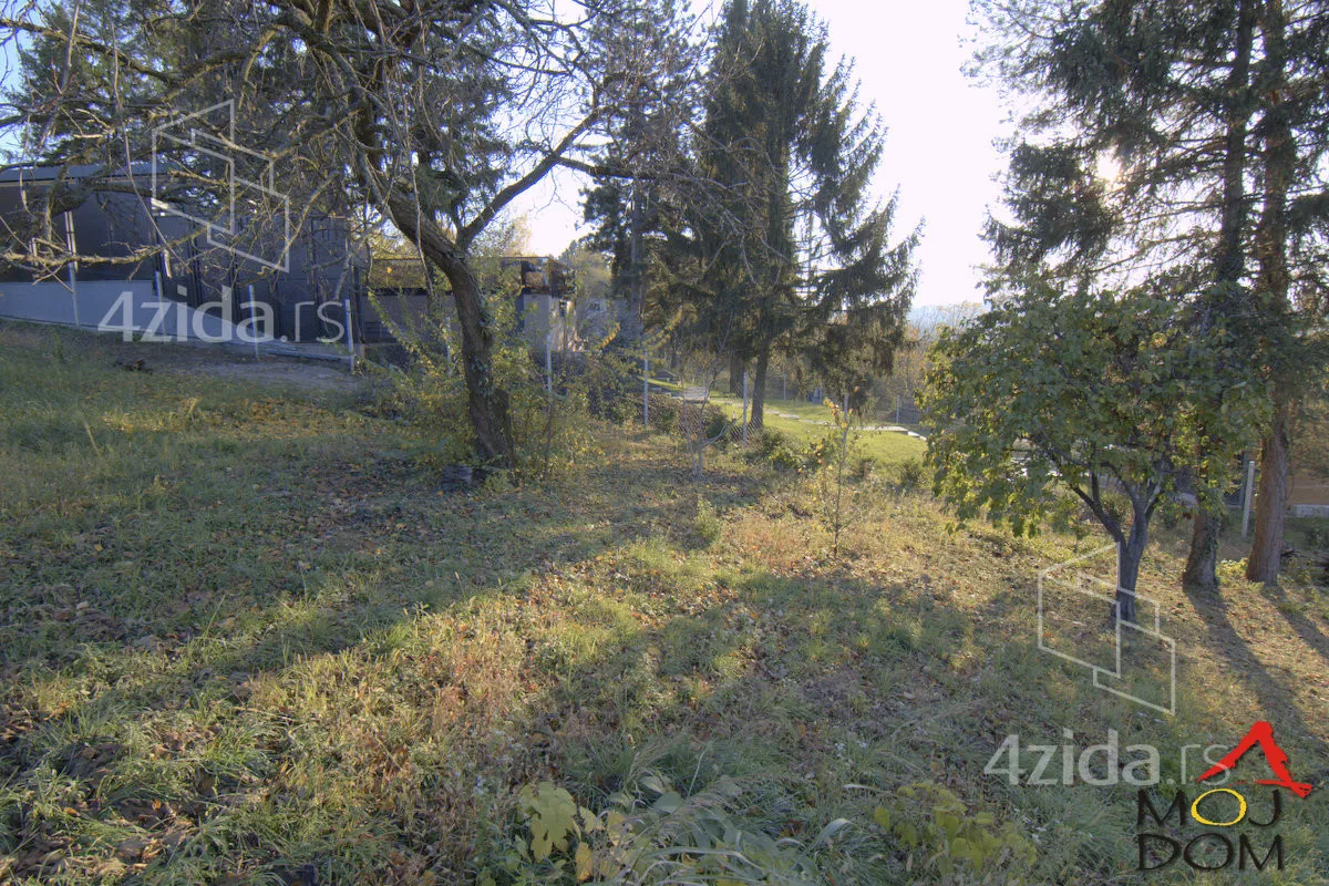 Plac | 4zida