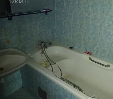 Četvoroiposoban stan | 4zida