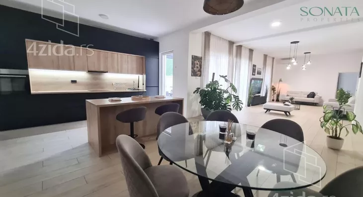 Šestosoban stan | 4zida