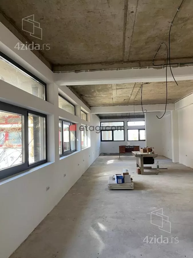 Poslovni prostor | 4zida
