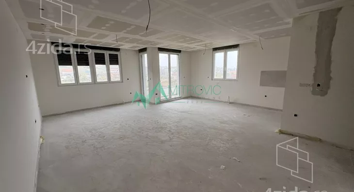 Četvoroiposoban stan | 4zida