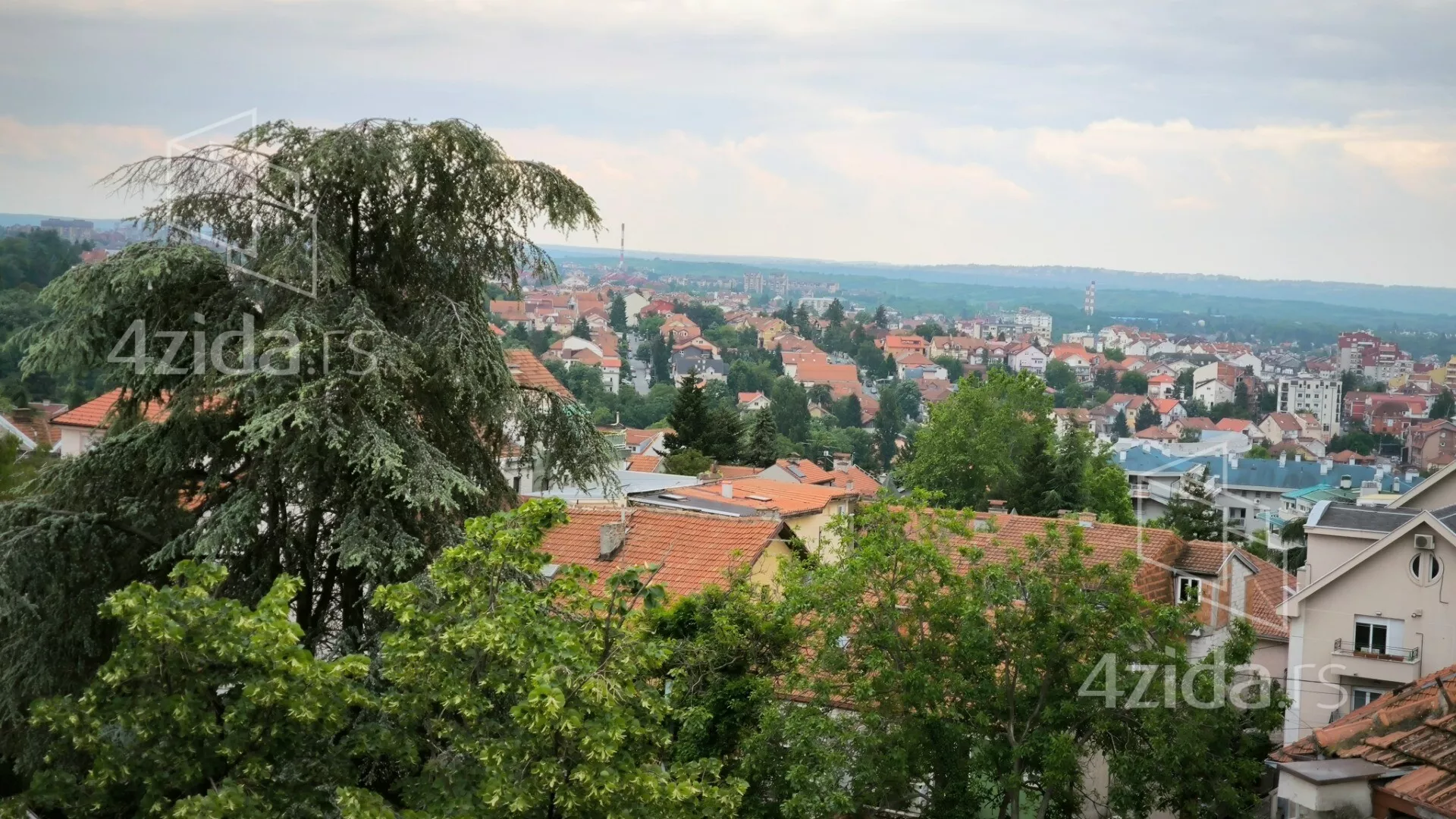 Troiposoban stan | 4zida
