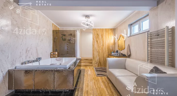 Šestosoban stan | 4zida