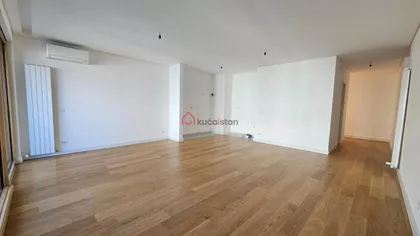 Pravni fakultet - Vračar | 4zida.rs