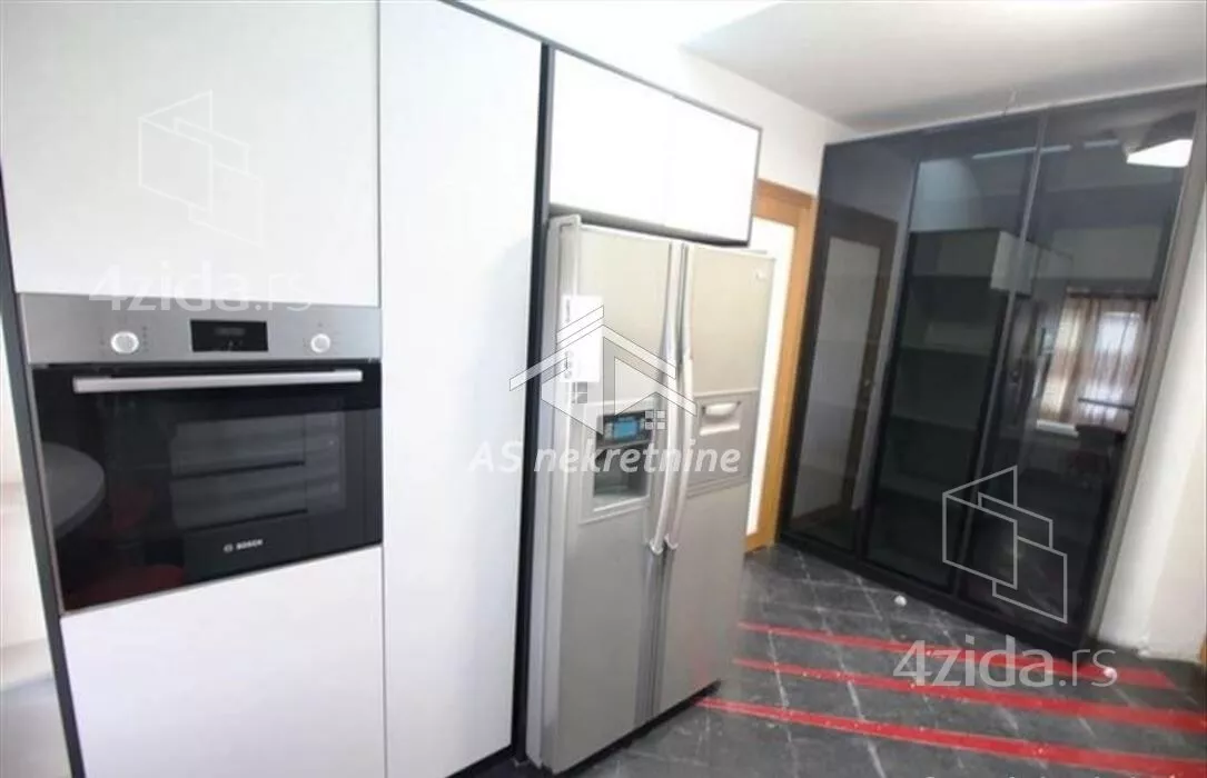 Četvoroiposoban stan | 4zida