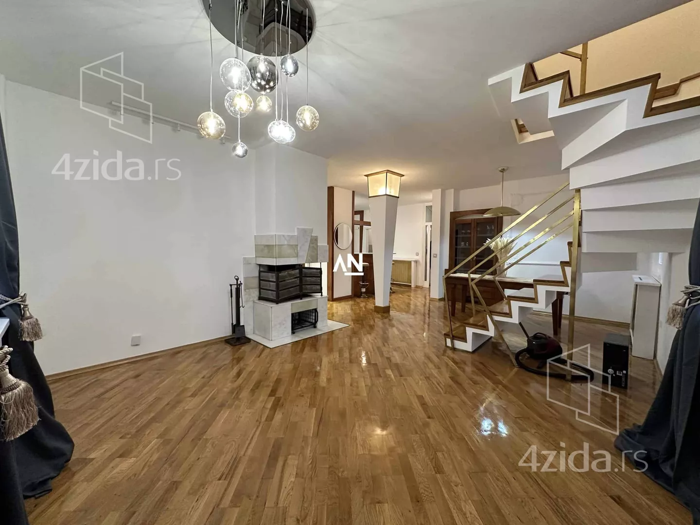 Petosoban stan | 4zida