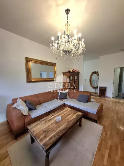 Petra Konjovića | 4zida.rs