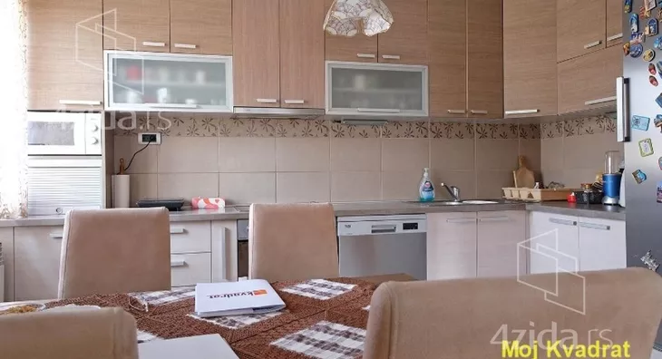 Šestosoban stan | 4zida