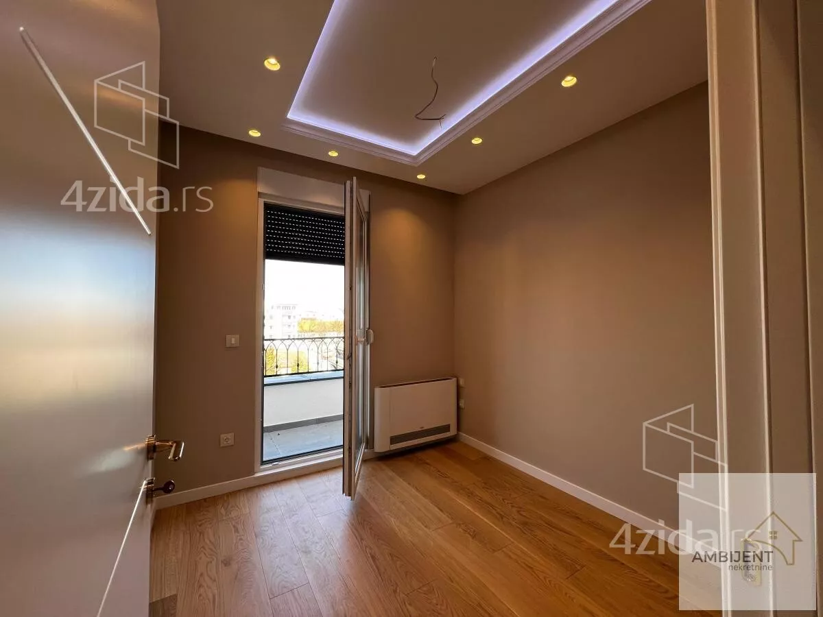 Petosoban stan | 4zida