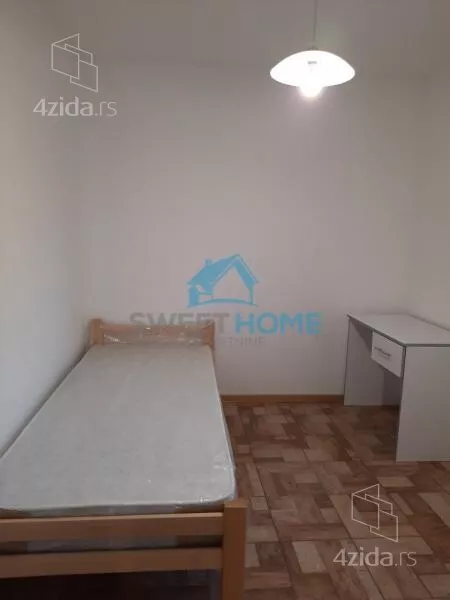 Četvoroiposoban stan | 4zida