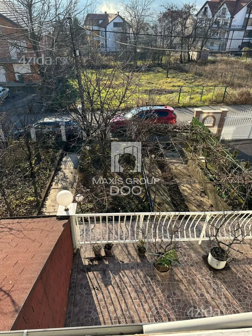 Četvoroiposoban stan | 4zida