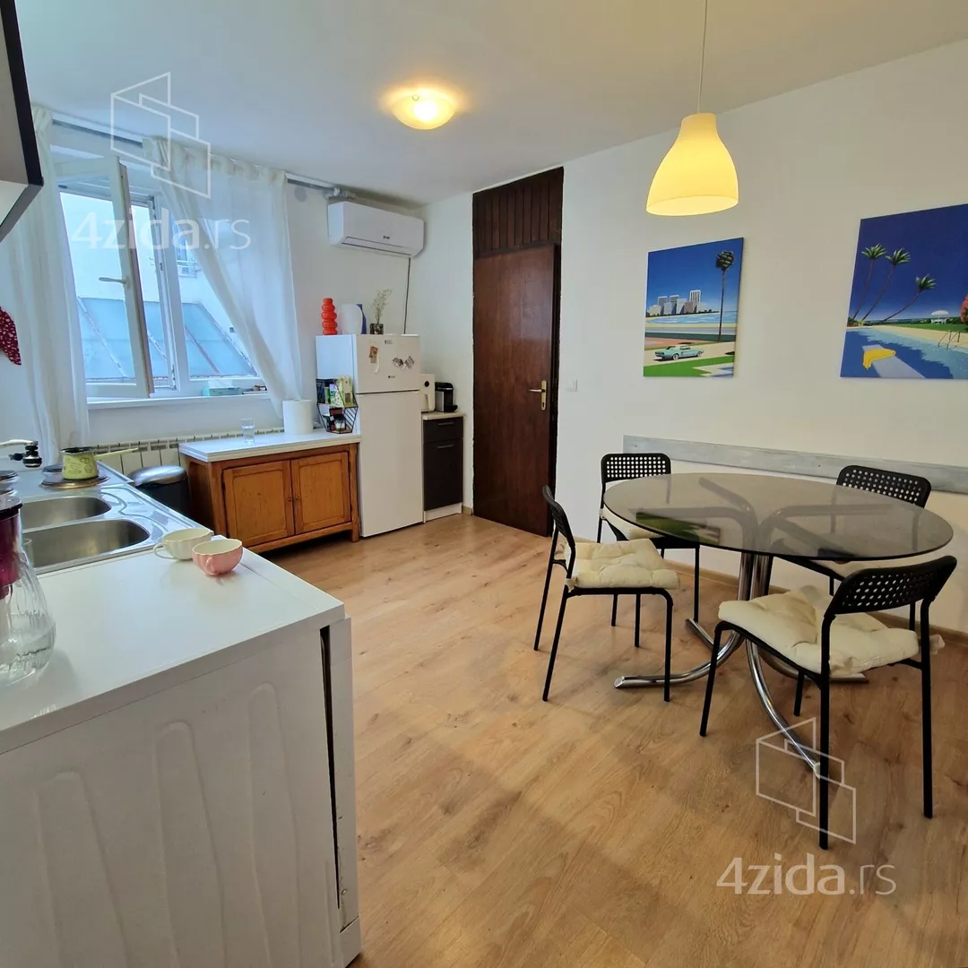 Troiposoban stan | 4zida