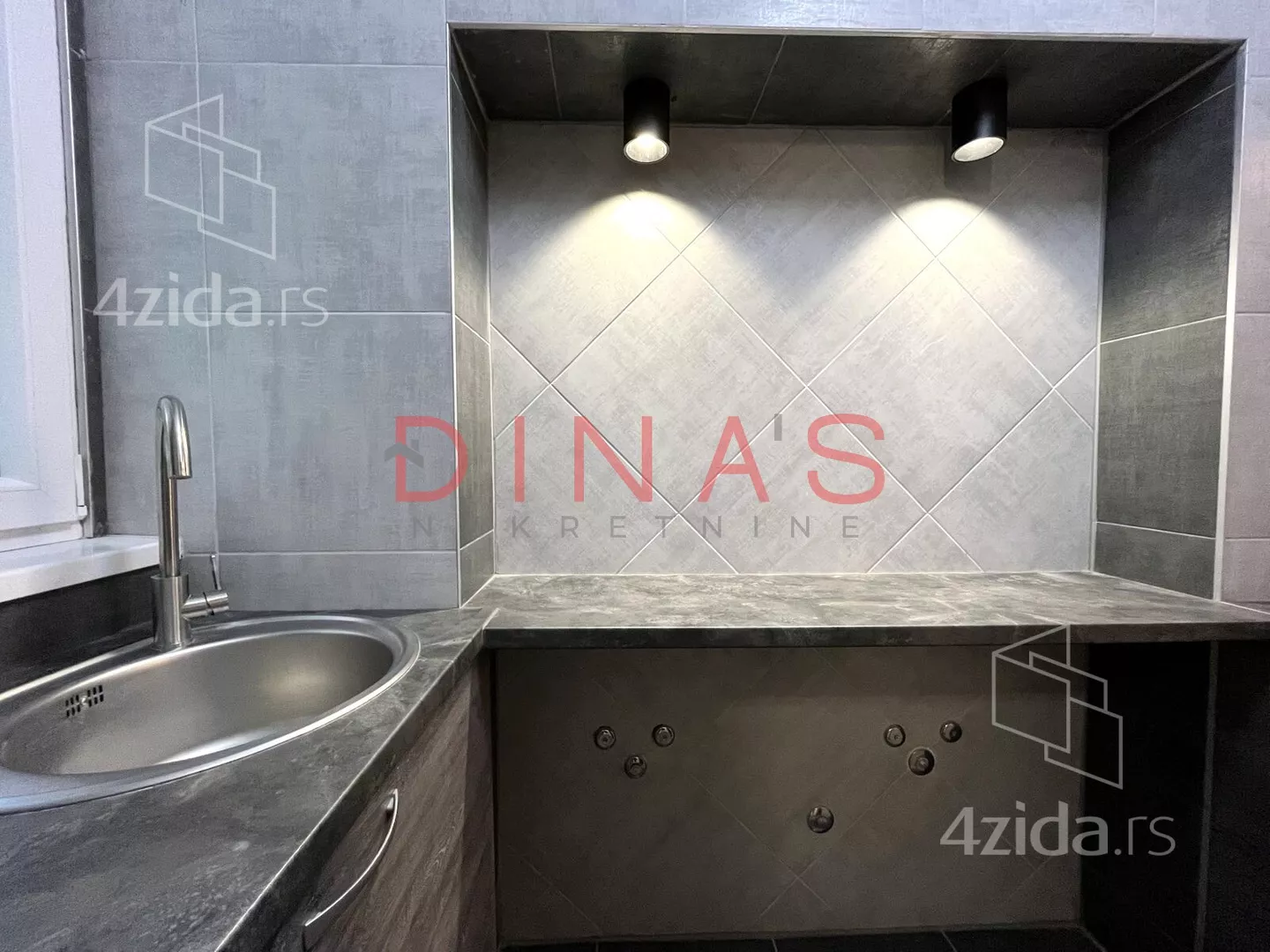 Poslovni prostor | 4zida