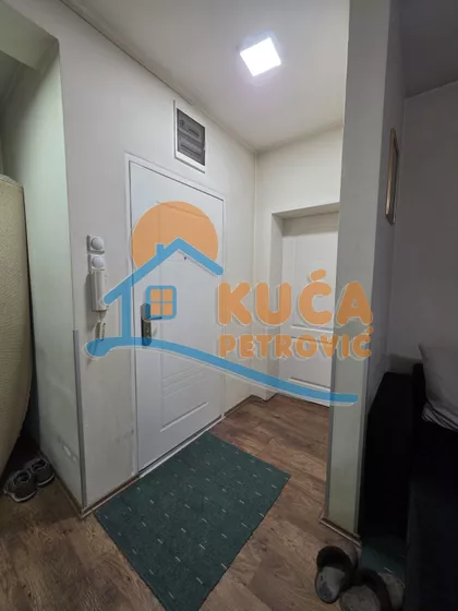 Vase Albanca | 4zida.rs