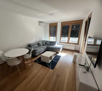 Tadije Sondermajera | 4zida.rs