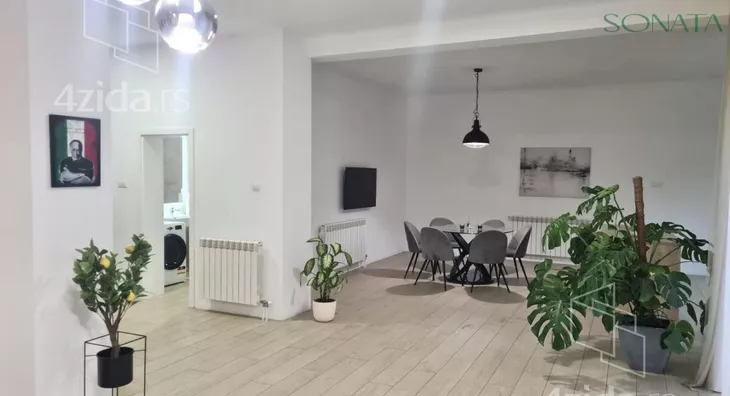 Šestosoban stan | 4zida