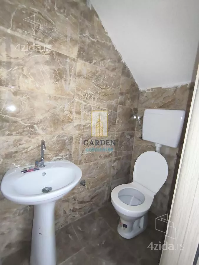 Petosoban stan | 4zida