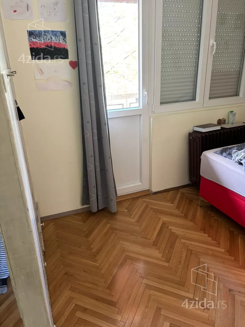 Petosoban stan | 4zida