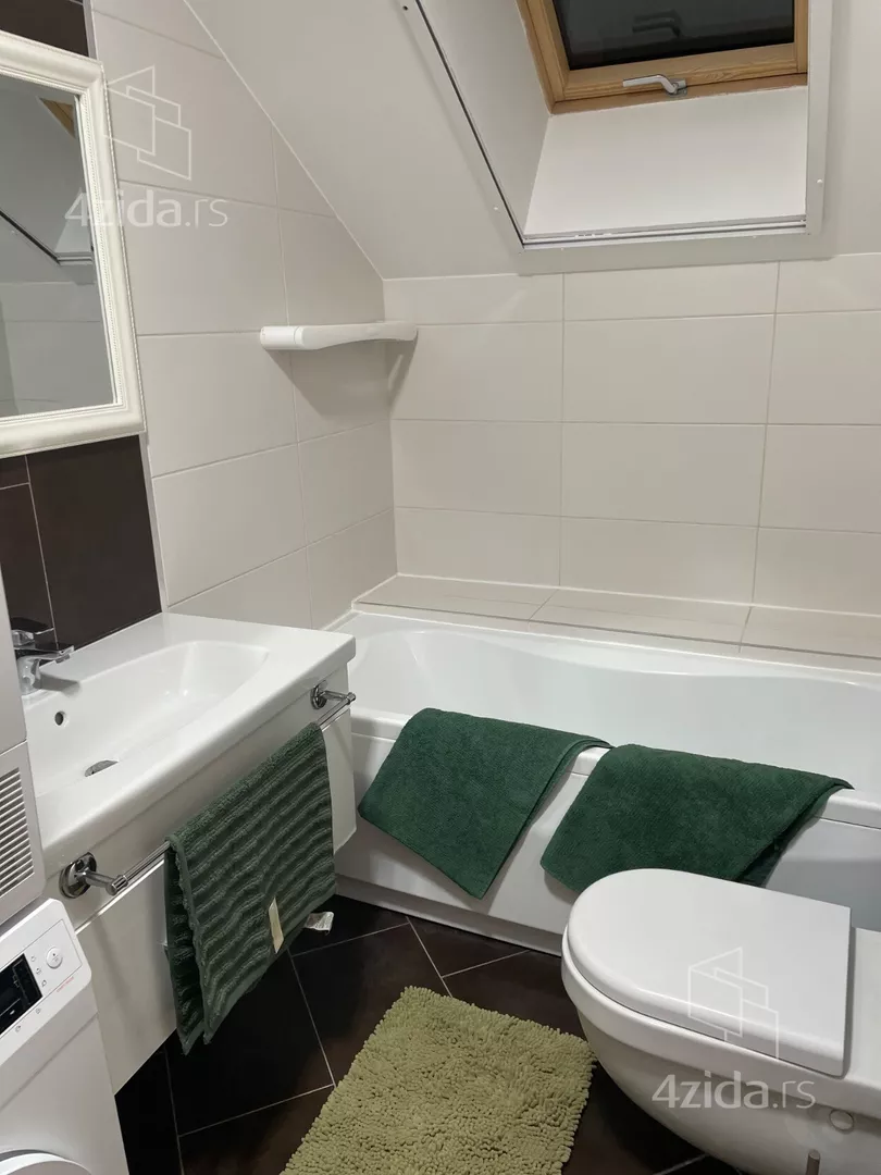 Petosoban stan | 4zida