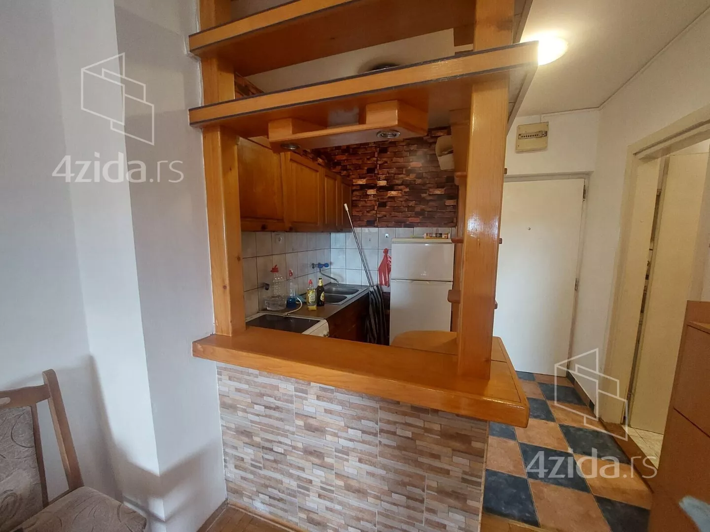 Jednoiposoban stan | 4zida