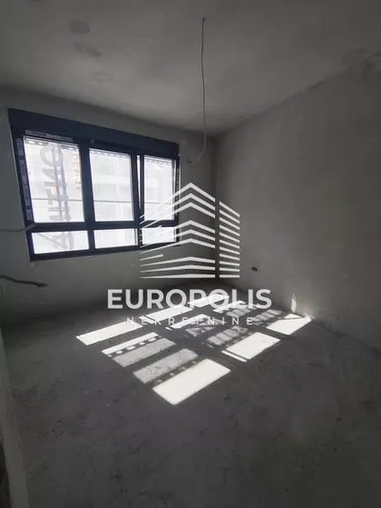 Vukov Spomenik | 4zida.rs