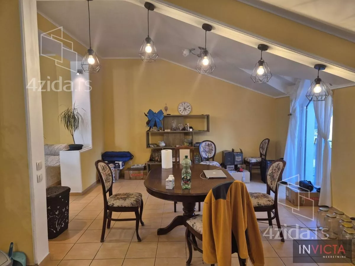 Petosoban stan | 4zida